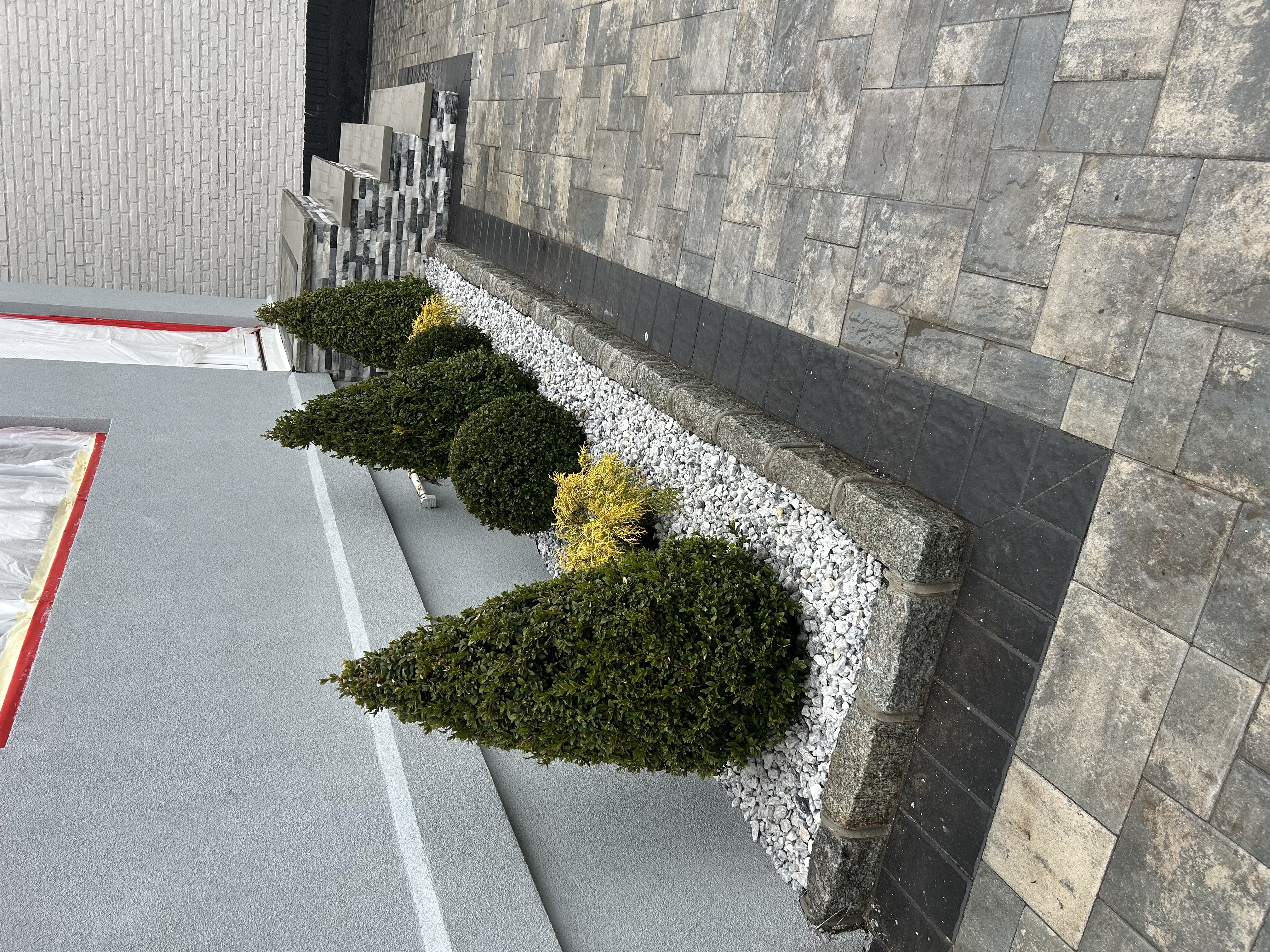 Commercial planting bed